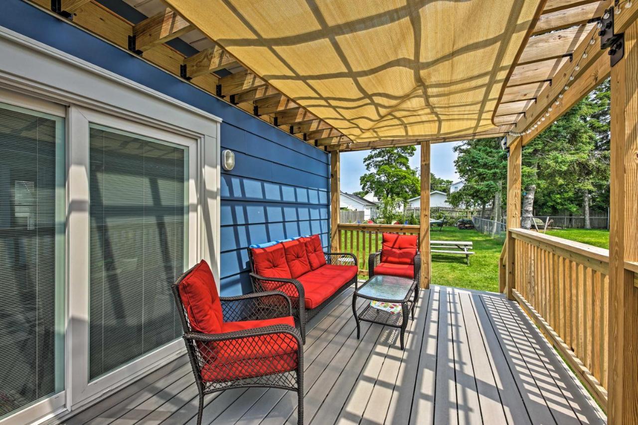 Anias Retreat With Deck Walk To Lake Michigan! Two Rivers Bagian luar foto